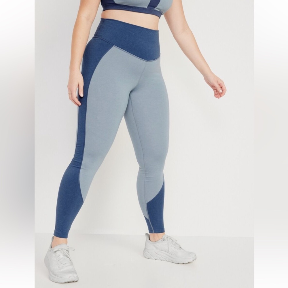 NWT Old Navy Extra High-Rise Two-Tone Sports Bra + Leggings - M